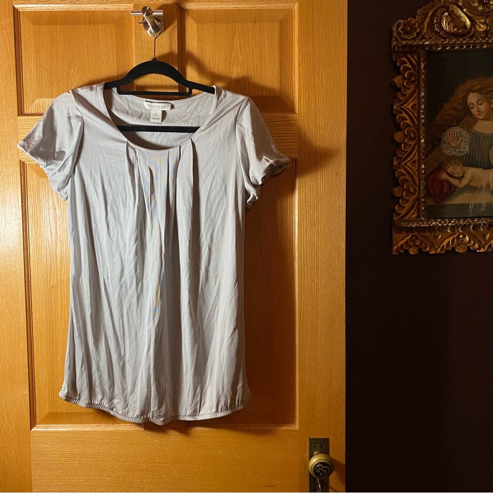 WHBM silky short-sleeved gray blouse
